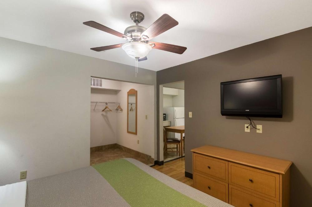 Blue Bonnet Suites -Lubbock, TX - Medical Center